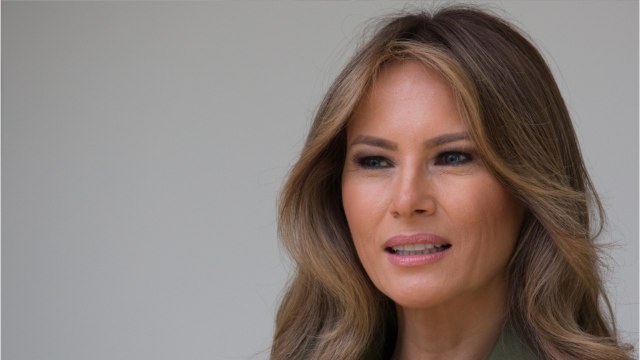 GALA VIDEO - Melania Trump, encore critiquée à cause de luxueuses bottines