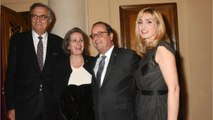 GALA VIDEO - Quand François Hollande prend la pose avec les parents de Julie Gayet