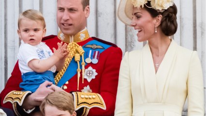 GALA VIDÉO -  Le prince George, surexcité pendant un match de foot, fait le show dans les tribunes