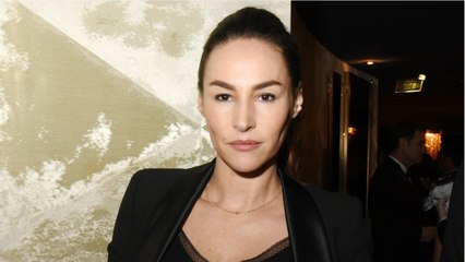 GALA VIDEO - « Un tsunami destructeur " : Vanessa Demouy évoque ses débuts « chaotiques " dans Classe Mannequin