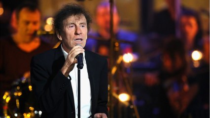 GALA VIDEO - Alain Souchon, ses rares confidences sur son père biologique mort quand il avait 14 ans