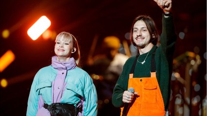 GALA VIDEO - Romeo Elvis, le frère d’Angèle se moque de ses concurrents aux Nrj Music Awards