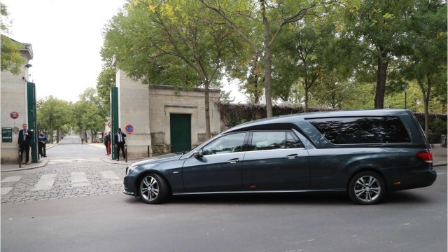 GALA VIDEO : Johnny Hallyday, Jacques Chirac et Charles Aznavour ont été transportés dans le même corbillard