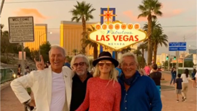 GALA VIDÉO – Laeticia Hallyday : loin de Jade et Joy, elle s'éclate à Las Vegas avec les amis de Johnny