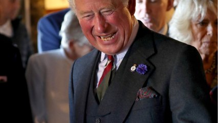 GALA VIDEO - Après Meghan Markle, le prince Charles se lance dans la mode