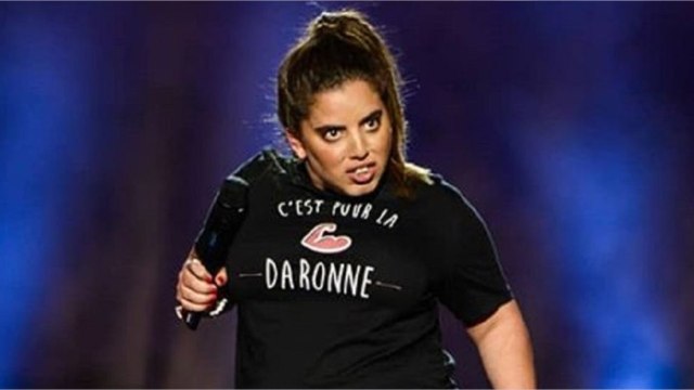 GALA VIDÉO - Qui est Inès Reg, l’humoriste qui « veut mettre des paillettes dans sa vie ?