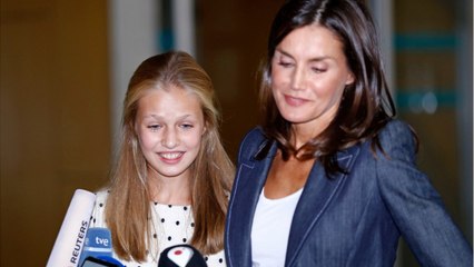 GALA VIDÉO - Leonor et Letizia d'Espagne : des poupées à leur effigie jugées « affreuses "