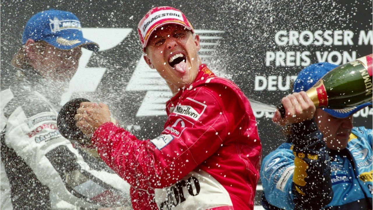 GALA VIDÉO - Michael Schumacher conscient : qu’est ce que l’état de conscience minimale ?