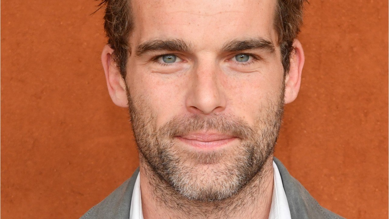 GALA VIDÉO - Le temps est assassin : qui est Stanley Weber, le beau gosse de la série ?