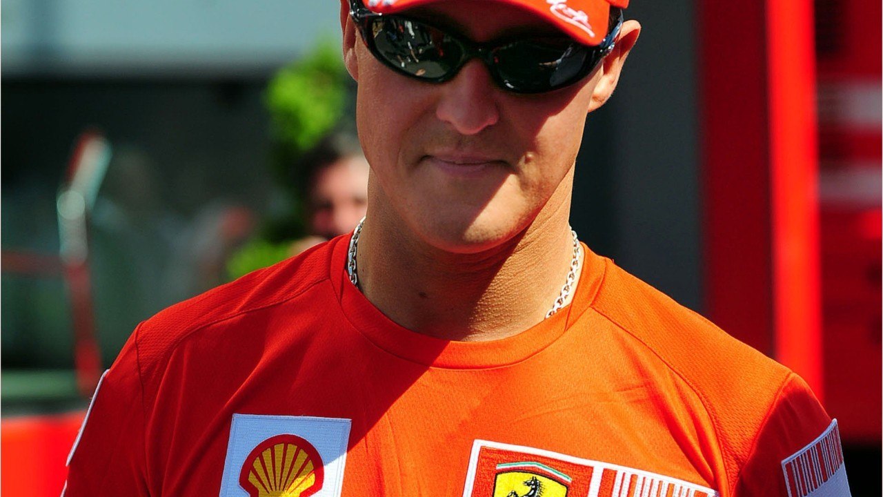 GALA VIDEO - Michael Schumacher soigné à Paris dans le plus grand des secrets