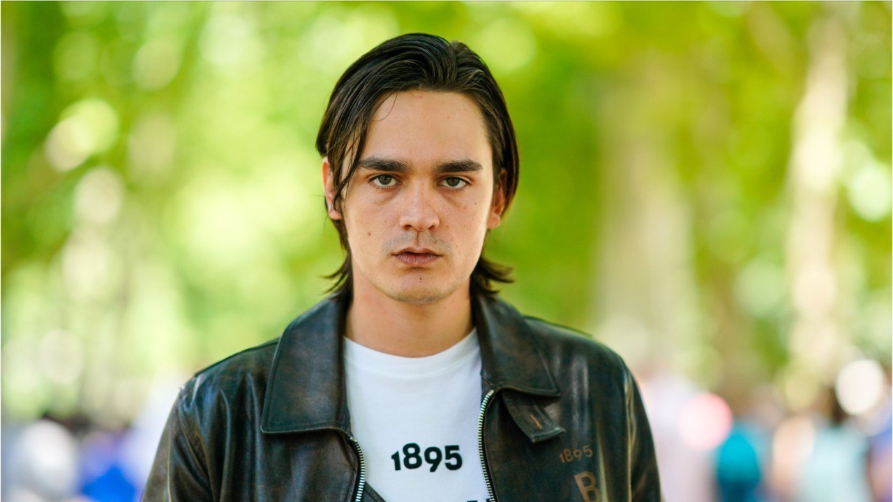 GALA VIDEO - Alain-Fabien Delon s'est longtemps senti exclu : « J'étais le vilain petit canard de la famille "