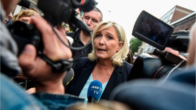 GALA VIDÉO - Marine Le Pen séparée de Louis Aliot : elle n'a jamais voulu qu'il soit « Première dame