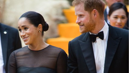 GALA VIDEO - Le prince Harry ferme lui-même la porte de sa voiture, la polémique enfle déjà !