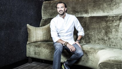 GALA VIDEO - Cyril Lignac : découvrez combien de kilos il a pris sur le tournage du Meilleur pâtissier