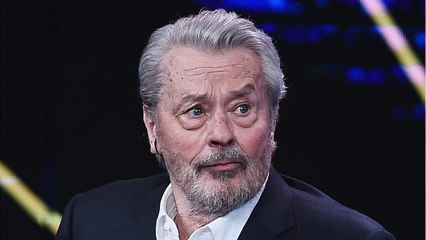 GALA VIDEO - Alain Delon au plus mal : l'acteur est hospitalisé dans un état « des plus préoccupants "