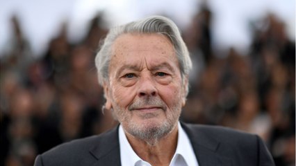 GALA VIDÉO – Alain-Fabien Delon rassure sur l'état de santé de son père, il fait « des progrès tous les jours "