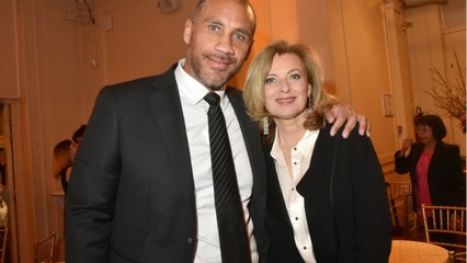 GALA VIDEO – Valérie Trierweiler et son chéri Romain Magellan, heureux de retrouver leur entremetteuse
