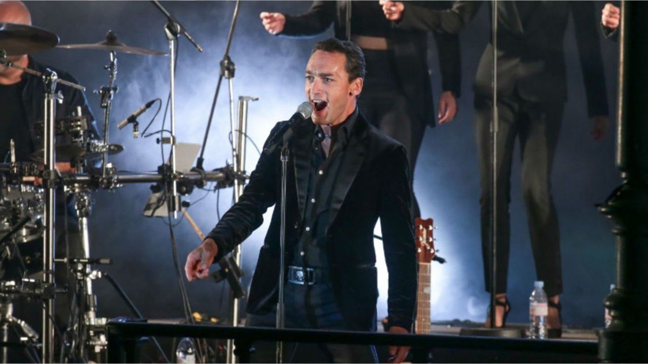 GALA VIDÉO - “J’ai toujours été dans le respect de Johnny Hallyday”, la réponse de son sosie vocal Jean-Baptiste Guégan après les critiques du camp de Laeticia