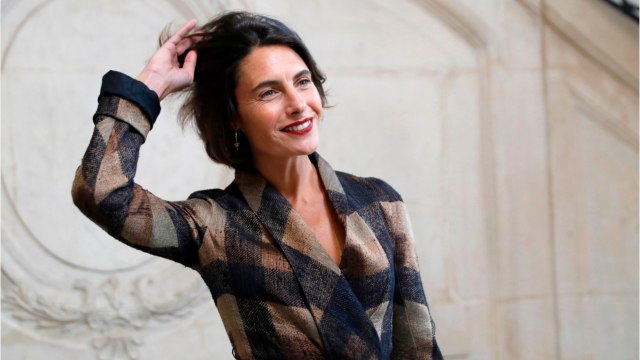 GALA VIDEO - Alessandra Sublet quitte Saint-Barth', sa copine Laeticia Hallyday lui fait un clin d’œil