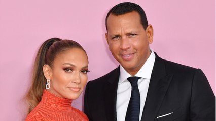 GALA VIDEO - PHOTO – Jennifer Lopez, sexy à 50 ans : son fiancé partage un cliché d’elle très suggestif