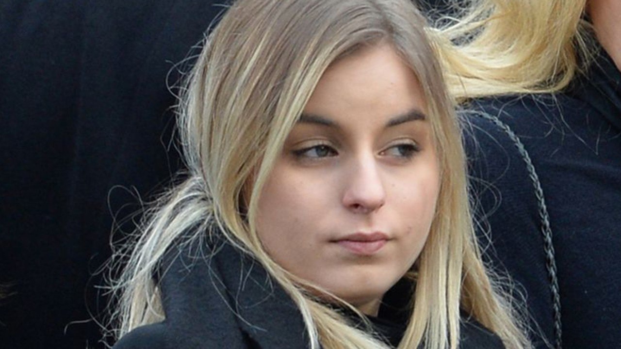 GALA VIDÉO – Darina Vartan-Scotti, sirène sexy au Portugal aux côtés de son frère David Hallyday