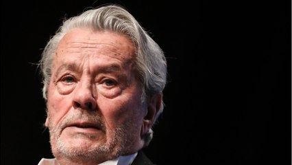 GALA VIDEO - Alain Delon : ses trois enfants se déchireraient au sujet de son hospitalisation
