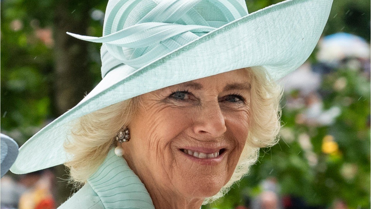 GALA VIDEO - Camilla Parker-Bowles : cette référence à Diana qui risque de faire jaser