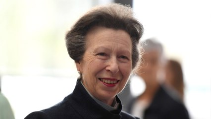 GALA VIDEO - La princesse Anne, fille de la reine, a 69 ans : retour sur cette liaison torride qui fit exploser son 1er mariage