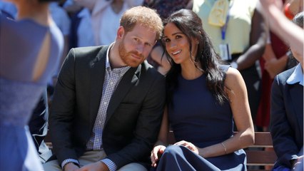 Tải video: GALA VIDEO - Meghan Markle et le prince Harry contraints à des vacances low cost, après leurs dépenses faramineuses?