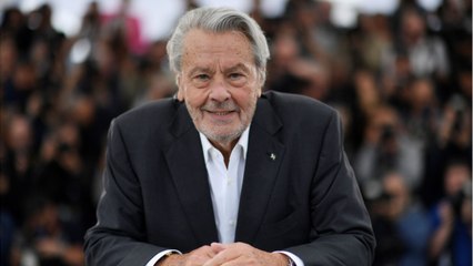 GALA VIDEO - Alain Delon hospitalisé : pourquoi le choix de la Suisse n'a rien d'anodin