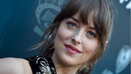 GALA VIDÉO - Dakota Johnson s’est fait refaire les dents : les fans troublés par la transformation
