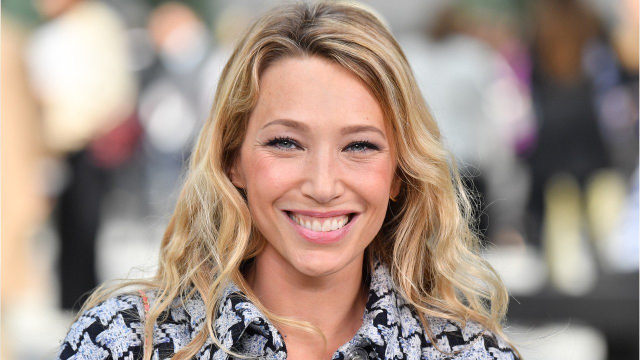 GALA VIDEO - Comme Laura Smet, qui sont les stars qui passent leurs vacances au Cap Ferret