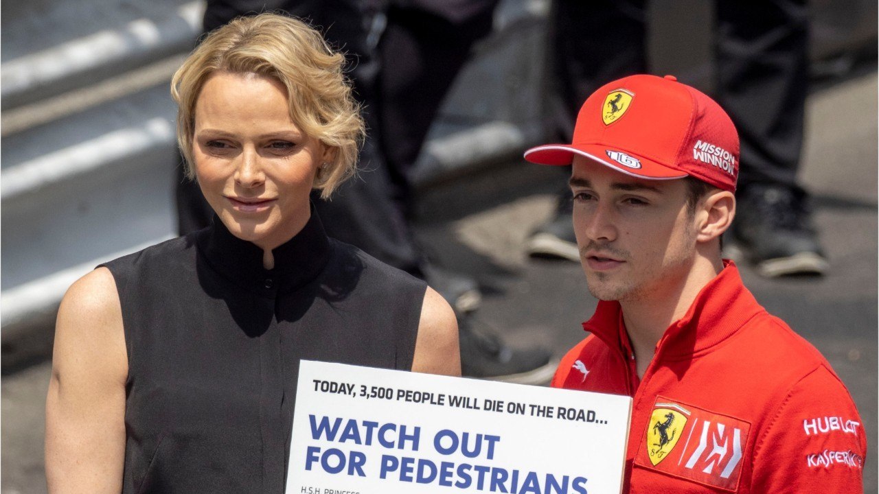 GALA VIDEO - Charlene de Monaco complice et protectrice avec Charles Leclerc, le nouveau chouchou de Ferrari
