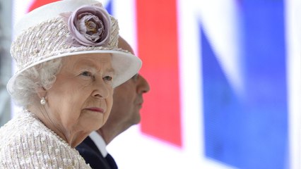 GALA VIDEO - À 93 ans, la reine Elizabeth fait une découverte qui ne manque pas de l’intriguer