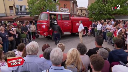 GALA VIDÉO - Quand Sophie Davant fait le show dans les bras d'un pompier