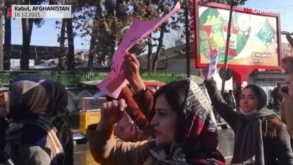 شاهد: تظاهرة نسائية في كابول بإذن من طالبان