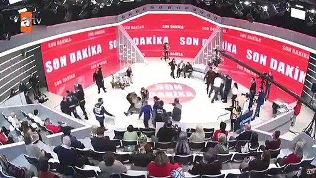 Müge Anlı'da stüdyo bir anda karıştı! Polis stüdyoya girdi, ortalık savaş alanına döndü