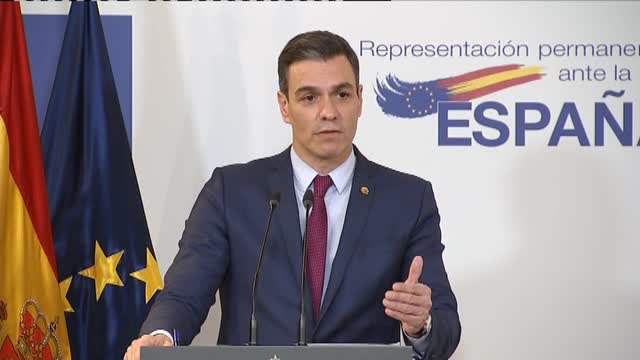 Sánchez asegura que estamos mejor preparados que hace un año para pasar la Navidad, pero apela a la prudencia