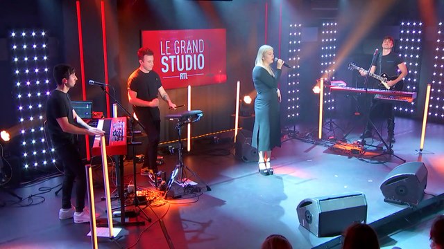 Louane interprète On était beau dans Le Grand Studio RTL