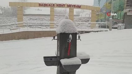 Başkale'de 43 yerleşim yerinin yolu ulaşıma kapandı