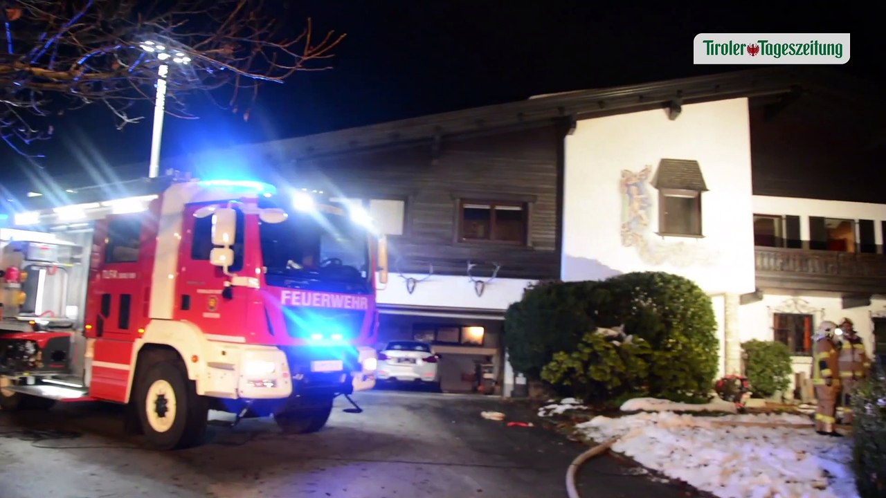 Feuer in Einfamilienhaus in Kufstein: Zimmer komplett ausgebrannt