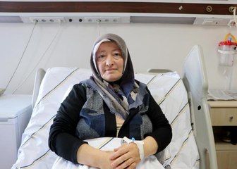 Karnında 9 yıl boyunca "beze" sandığı şişlik 25 santimetre tümör çıktı