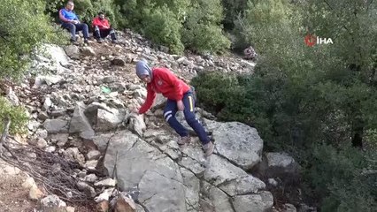 Yoldan çıkan araç 350 metre yükseklikten ormanlık alana uçtu: 1ölü