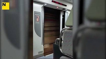 Un usuari de Rodalies denuncia un tren en marxa amb la porta oberta Núria Casas