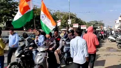 दूसरे दिन भी नहीं खुले बैंकों के ताले, बैंककर्मियों ने सभा कर निकाली रैली