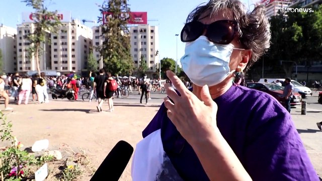 Cientos de chilenos celebran la muerte de Lucía Hiriart, la viuda de Augusto Pinochet