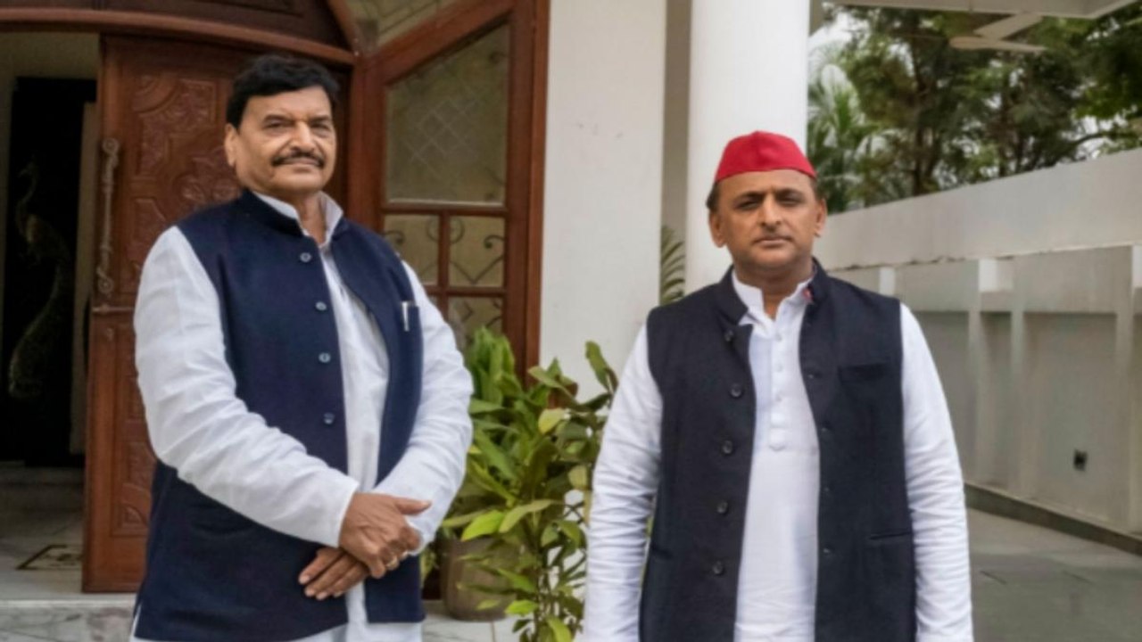 Dangal: Akhilesh, uncle Shivpal form alliance to fight BJP