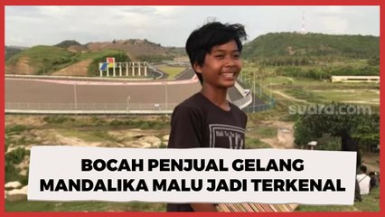 Bocah Penjual Gelang Mandalika yang Diviralkan Scott Redding Malu Jadi Terkenal