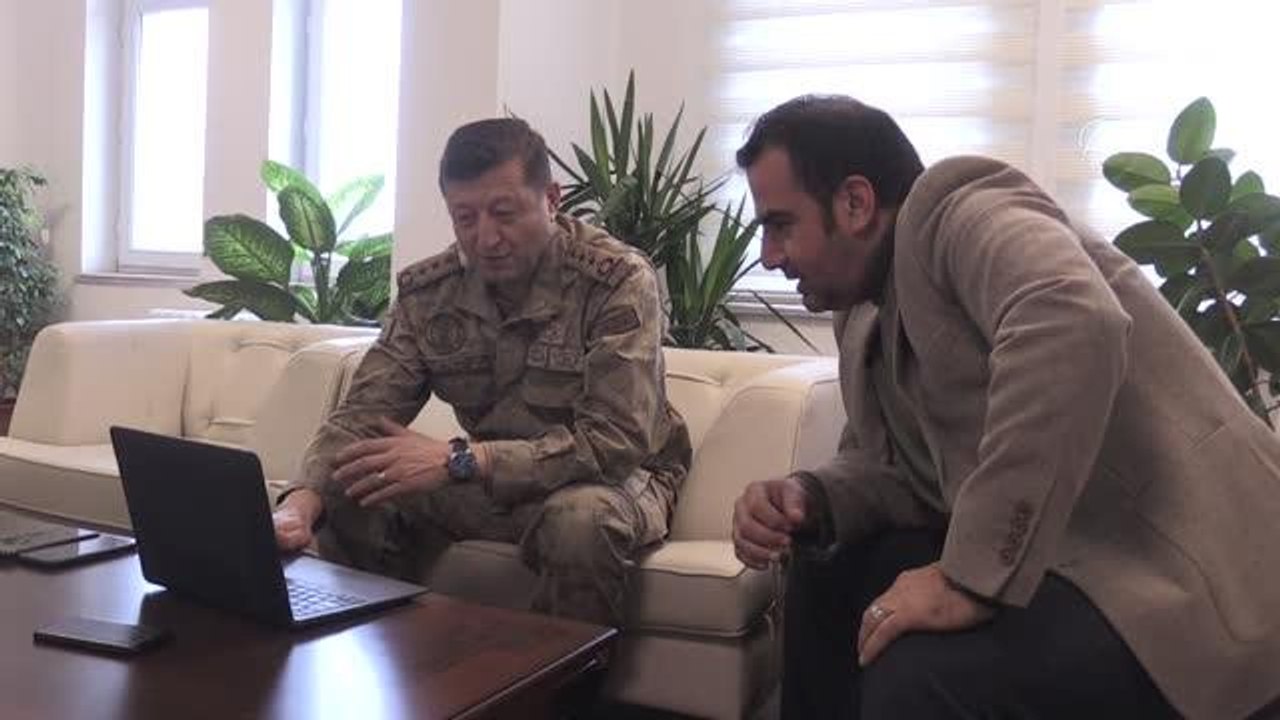 Son dakika haberleri! Malatya İl Jandarma Komutanı Ercan Altın, AA'nın "Yılın Fotoğrafları" oylamasına katıldı