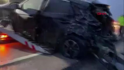 Son dakika: AFYONKARAHİSAR'DA OTOMOBİL BARİYERLERE ÇARPTI: 1 ÖLÜ, 2'Sİ ÇOCUK 6 YARALI